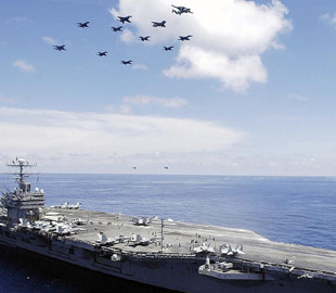 Без права на помилку: як літаки злітають та сідають на рухомий авіаносець