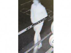 "Ви його впізнаєте?": поліцію Британії висміяли за фото підозрюваного, схожого на привида