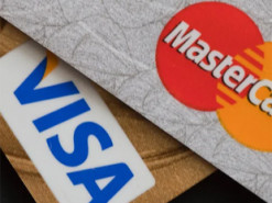 Карти перетворяться на «цеглину». Російські банки готуються працювати без Visa і Mastercard