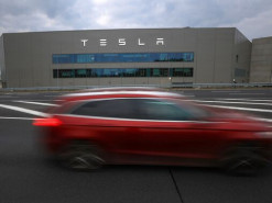 Викрадена технологія акумулятора Tesla продається на YouTube