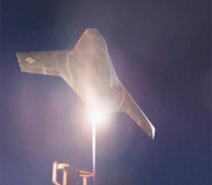 Безпілотний винищувач: американці вперше показали реактивний дрон з вертикальним злетом