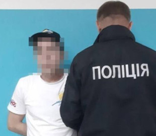 Київські оперативники затримали чоловіка, який ухилявся від суду