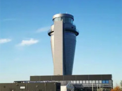 Польща реагує на вторгнення дронів рф: повітряний рух на сході країни обмежено до зими