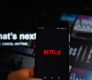 Netflix и Warner Bros. заплатят 50 млн долл сатанистам из-за сериала о ведьме