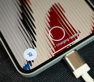 Як самостійно і безпечно очистити роз'єм зарядки у телефоні