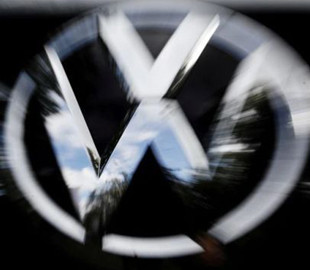 Из-за дефицита чипов VW и Stellantis недовыпустили 1,4 млн автомобилей в III квартале