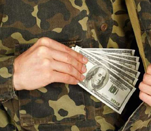 У Дніпрі чоловік дав 2000 доларів у військоматі, щоб "відкосити" від мобілізації