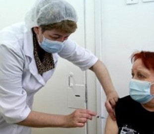 В Украине началась вакцинация из очереди в "Дія"