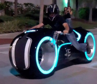 Дизайнер показал концепт электрического мотоцикла из будущего (Фото)
