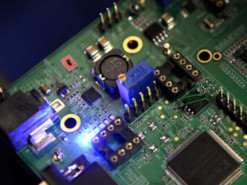 Незаконні потоки чіпів у Росію через Китай та Гонконг сповільнилися, - Reuters