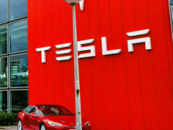 Tesla хочет выйти на миллиардный рынок зеленых кредитов