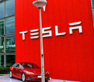 Tesla хочет выйти на миллиардный рынок зеленых кредитов