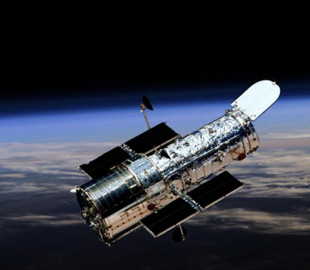 Hubble показав яскраве кулясте скупчення у сузір'ї Змієносець