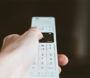 USB-порт у телевізорі: для чого він потрібен і як підключити смартфон через нього