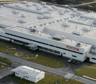 Toyota сорвала выпуск 9 тыс. автомобилей из-за срыва поставок электроники