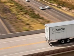 Беспилотные грузовики в США начнут выполнять коммерческие рейсы без людей в кабине