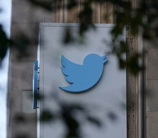 Після масштабного звільнення Twitter просить деяких працівників повернутися