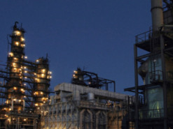 Росія засекретила статистику виробництва бензину після атак на найбільші НПЗ