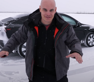 Известный блогер протестировал Tesla Model Y в экстремальных условиях Аляски