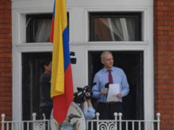 Спецслужбы США хотели отравить Ассанжа, - The Guardian