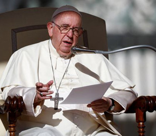 Папа Римський: "Україна піддається дикості, звірствам та катуванням"