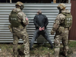 Поліцейські затримали рецидивіста, який виманив у пенсіонерки понад 40 тисяч гривень