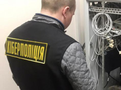 Кіберполіція виявила крадіїв персональних даних з держустанов