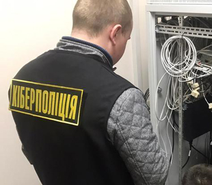 Кіберполіція виявила крадіїв персональних даних з держустанов