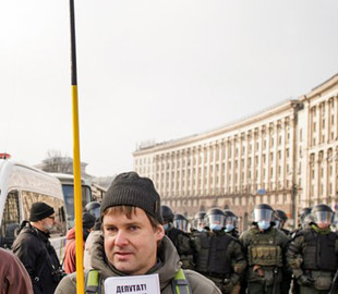 У Києві під час акції протесту "SaveФОП" напали на оператора Суспільного