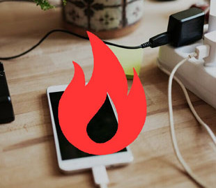 Українцям розповіли, чим небезпечне сильне нагрівання зарядки смартфона