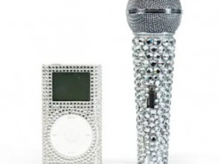 На аукціон виставлено понад 300 унікальних Apple iPod, що належали Карлу Лагерфельду