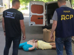 Чоловік з Житомира продавав гуманітарку, яка мала піти на ЗСУ