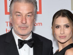 Алек Болдвін вперше вийшов у світ після зняття звинувачень у вбивстві