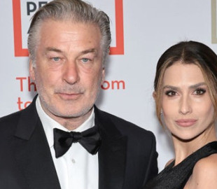 Алек Болдвін вперше вийшов у світ після зняття звинувачень у вбивстві