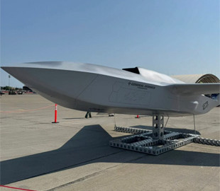 Американські розробники вперше представили новий бойовий дрон YFQ-42A класу Gambit