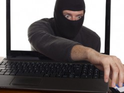 Чоловік намагався придбати через "OLX" авто та перерахував шахраям майже 19 тисяч