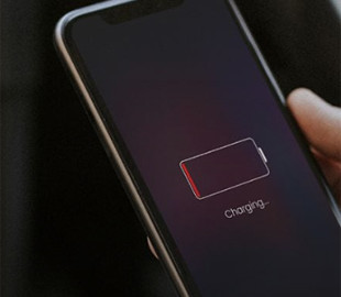 Cмартфон розряджається вночі: яка причина і як це зупинити