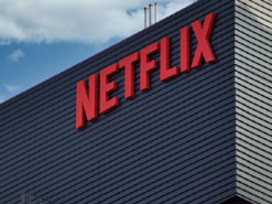 Netflix оголосив, що зніматиме вдвічі менше фільмів