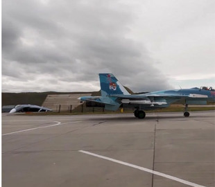 У Білорусі під час військових навчань пропагандисти РФ засвітили надувний літак