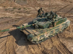 Розробники з Китаю представили новітній бойовий танк Type 99A, оснащений керованими ракетами