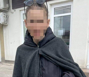 Одесские полицейские задержали девушку, укравшую телефон