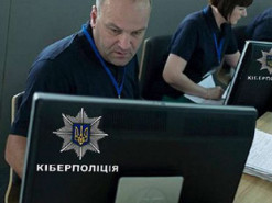 «Call-центри» в тюрмах: кіберполіція оголосила підозри 11 шахраям