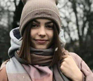 Дівчина із Здолбунова, яку розшукують поліцейські, з`явилась у соцмережі