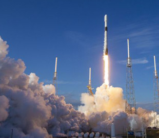 SpaceX возобновляет запуск спутников Starlink: что компания запланировала на август