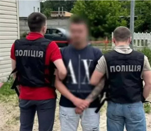 У Києві судитимуть ділка, який обіцяв за $2000 зняти чоловіка з розшуку у «Оберіг»