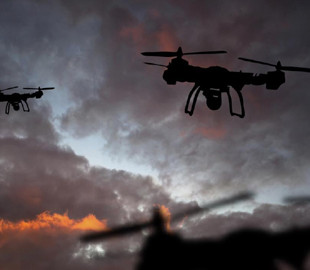 Прямували в Німеччину: Бельгія розслідує появу 15 таємничих дронів над своєю базою