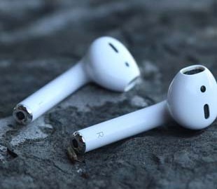 Amazon и Google могут выпустить наушники в стиле Apple AirPods