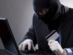 Чоловік перерахував шахраям 12 тисяч гривень за неіснуючий мобільний телефон