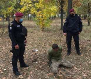 В Николаеве задержали пьяного военного, который отобрал у таксиста телефон