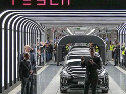 Капитализация Tesla снова превысила $1 трлн